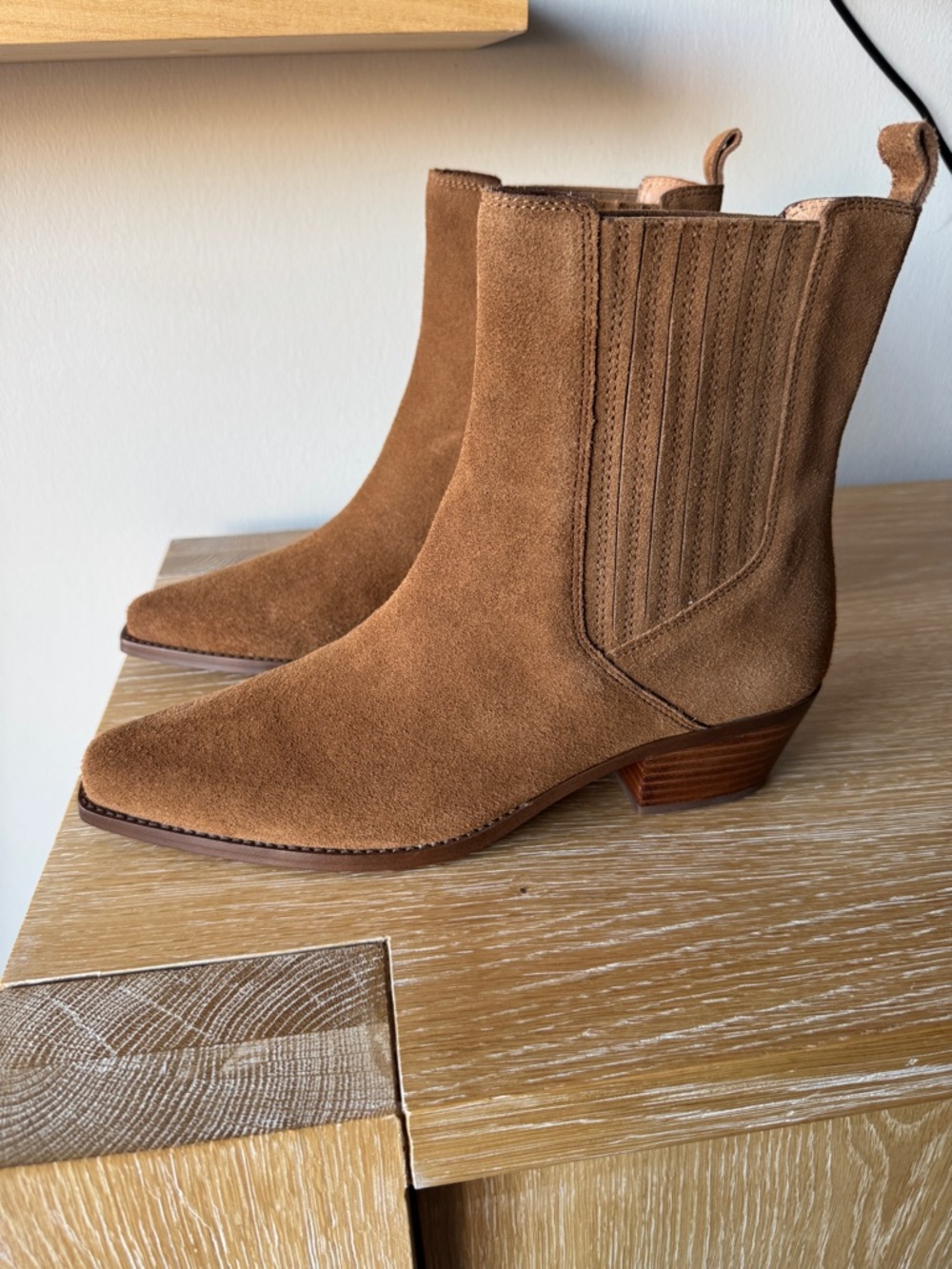 NWOB! MADEWELL Women’s The Ingrid Chelsea Boot in Suede, Dried Acorn, Size 10.5